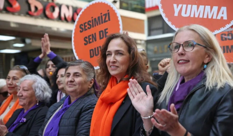 Kadın Dayanışması Karşıyaka’da Büyüyor