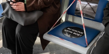 Kadına Şiddete Karşı İzmir’den Simgesel Mesaj