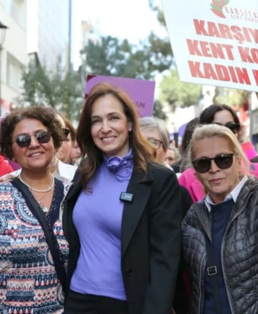 Kadına Yönelik Şiddette Karşı Karşıyaka'dan Güçlü Mesaj
