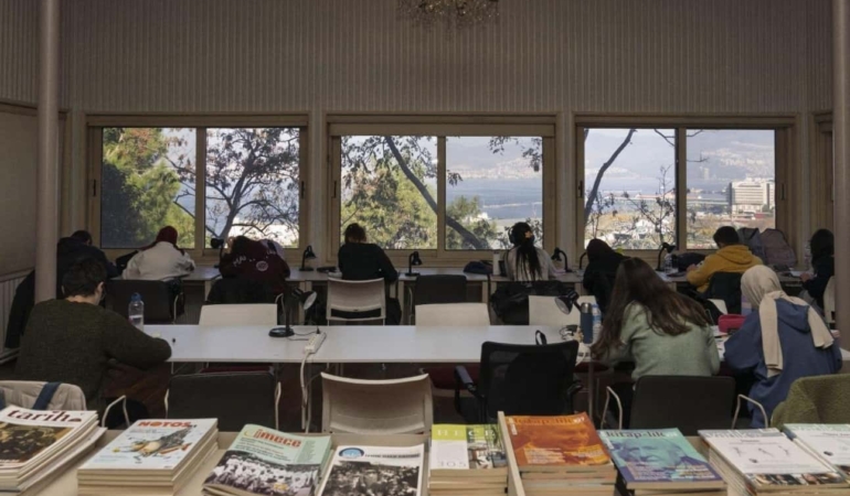 İzmir’de Okuma Kültürü Kütüphanelerle Büyüyor