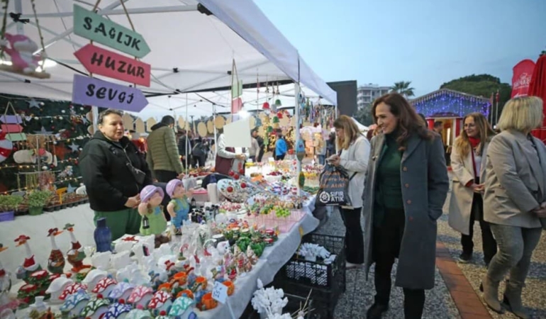 Karşıyaka’da Yılbaşı Coşkusu Devam Ediyor