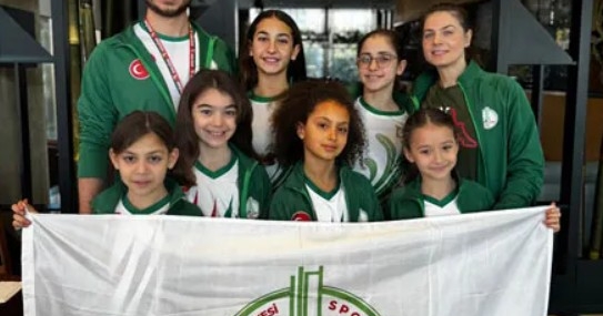 Karşıyaka’dan Artistik Yüzmede Büyük Başarı