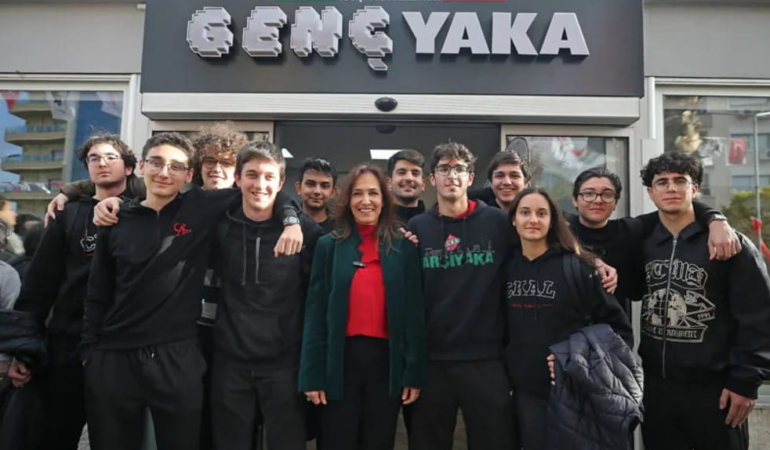 Karşıyaka’da Gençliğe Yatırım Devam Ediyor