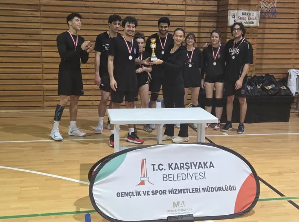 Karşıyaka’da Voleybol Turnuvası Heyecanı