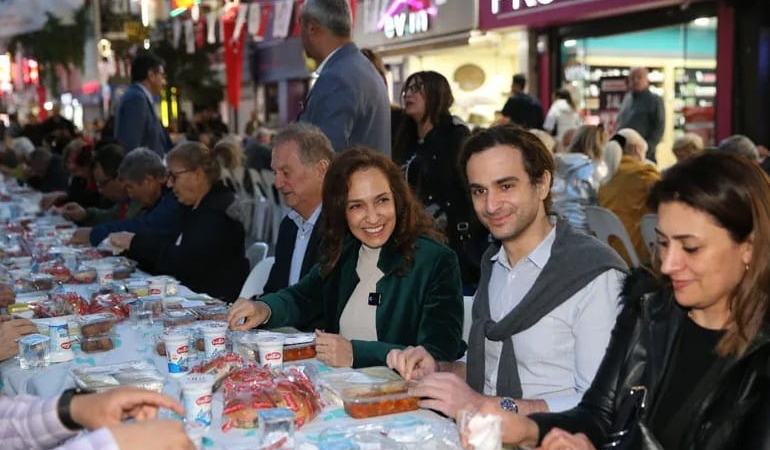 Karşıyaka Belediyesi Ramazan Sofralarını Kuruyor
