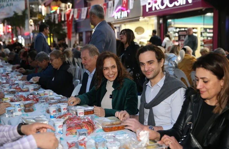 Karşıyaka Belediyesi Ramazan Sofralarını Kuruyor