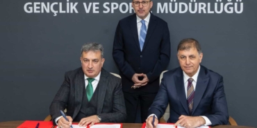 Karşıyaka Stadı İçin İmzalar Atıldı