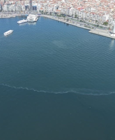 Karşıyaka Açıklarında Atık Tespit Edildi