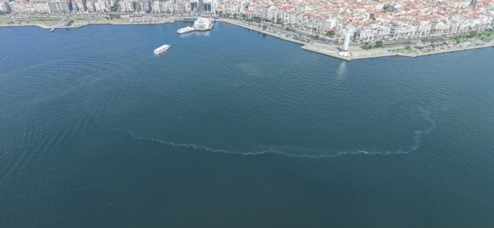 Karşıyaka Açıklarında Atık Tespit Edildi