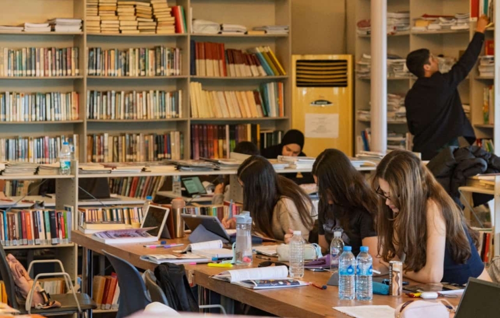 Ücretsiz Hizmetler Kütüphaneleri Cazip Kılıyor