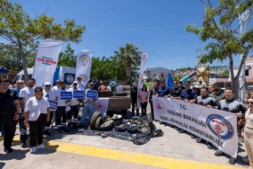 İzmir’de Çevre Günü Etkinliğinde 750 Kilo Atık Toplandı