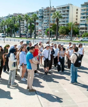 Geleceğin Mimarları Karşıyaka’nın Tarihini Yerinde Keşfetti