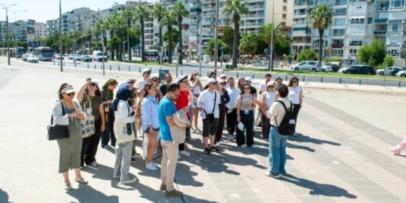 Geleceğin Mimarları Karşıyaka’nın Tarihini Yerinde Keşfetti