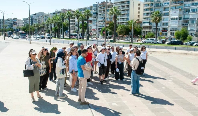 Geleceğin Mimarları Karşıyaka’nın Tarihini Yerinde Keşfetti