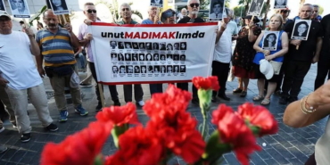 Karşıyaka’da Madımak Katliamı Kurbanları Anıldı
