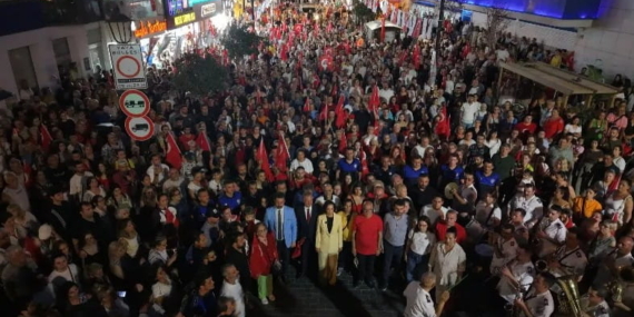 Karşıyaka’da 30 Ağustos Coşkusu Sokaklara Taştı