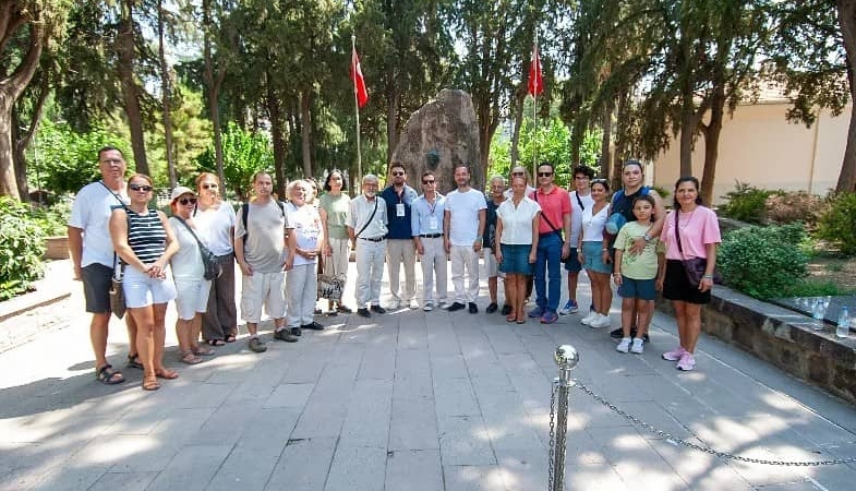 Karşıyaka’da Atatürk’ün İzinde Tarihi Tur Başladı
