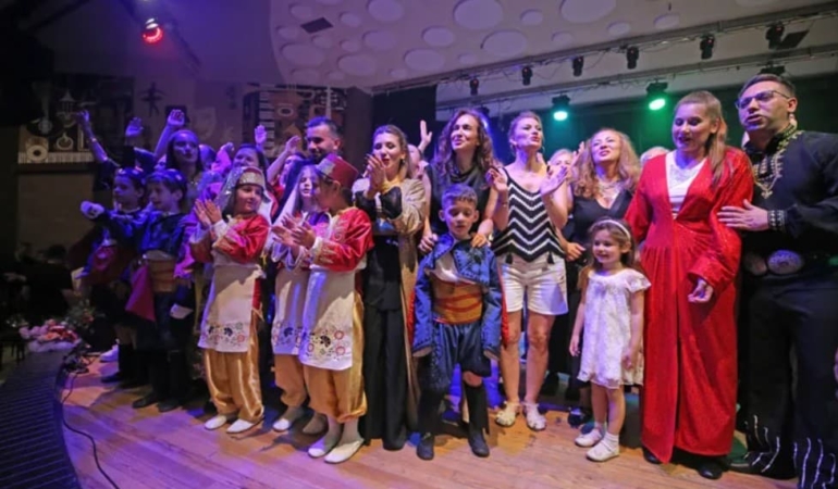 Karşıyaka’da Gençlere Ücretsiz Halk Dansları Kursu
