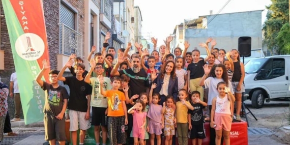 Karşıyaka'da Sokak Senin Coşkusu Sürüyor