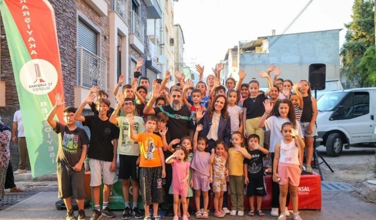 Karşıyaka'da Sokak Senin Coşkusu Sürüyor