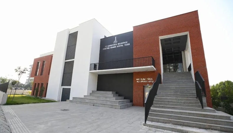 Karşıyaka'da Sosyal Hayatın Adresi Bu Tesis